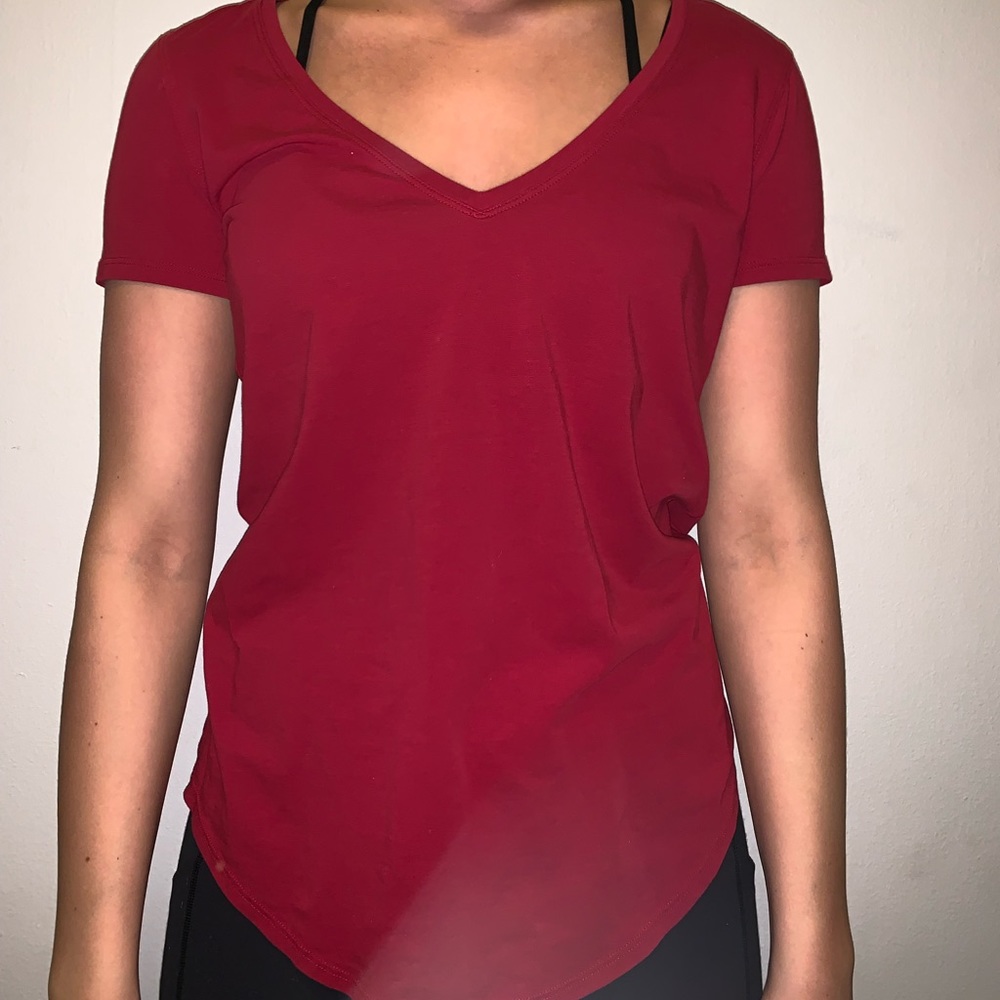 RED LULULEMON VNECK!!